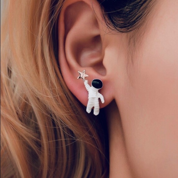 Astronaut earrings! - Picture 2 of 2